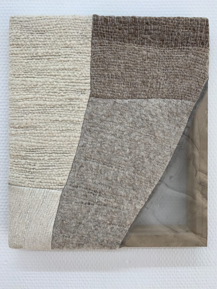 6 : Martha Tuttle - A landscape or a region, - 35,5 x 30,5 cm 2019
