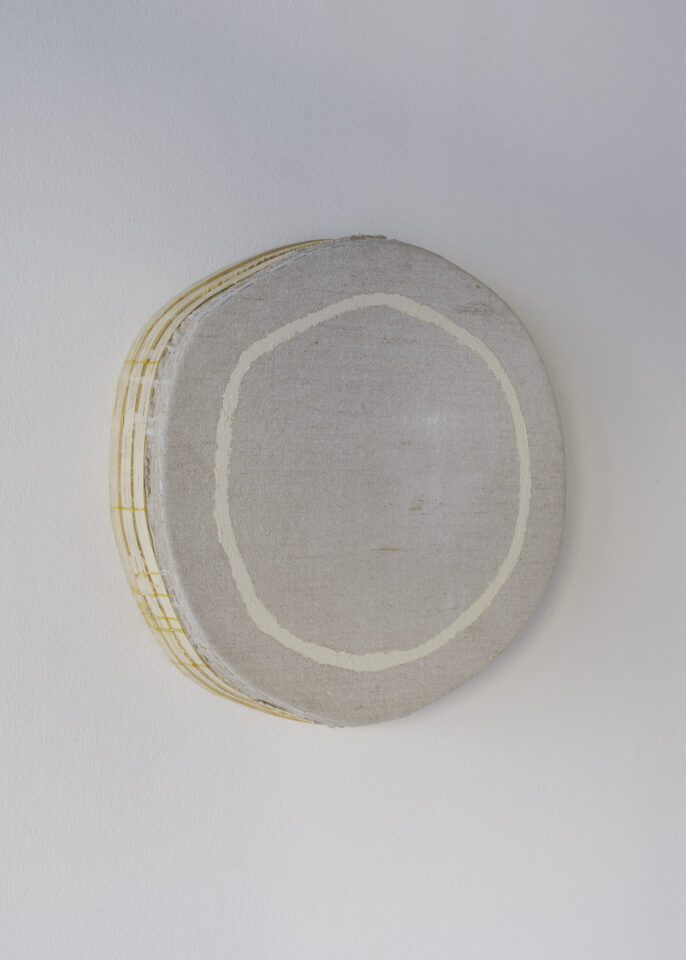 3 Otis Jones - Ivory Circle On Washed Linen 2020 - Acrylic on canvas on wood 38 CM x 38,5 CM x 8 CM