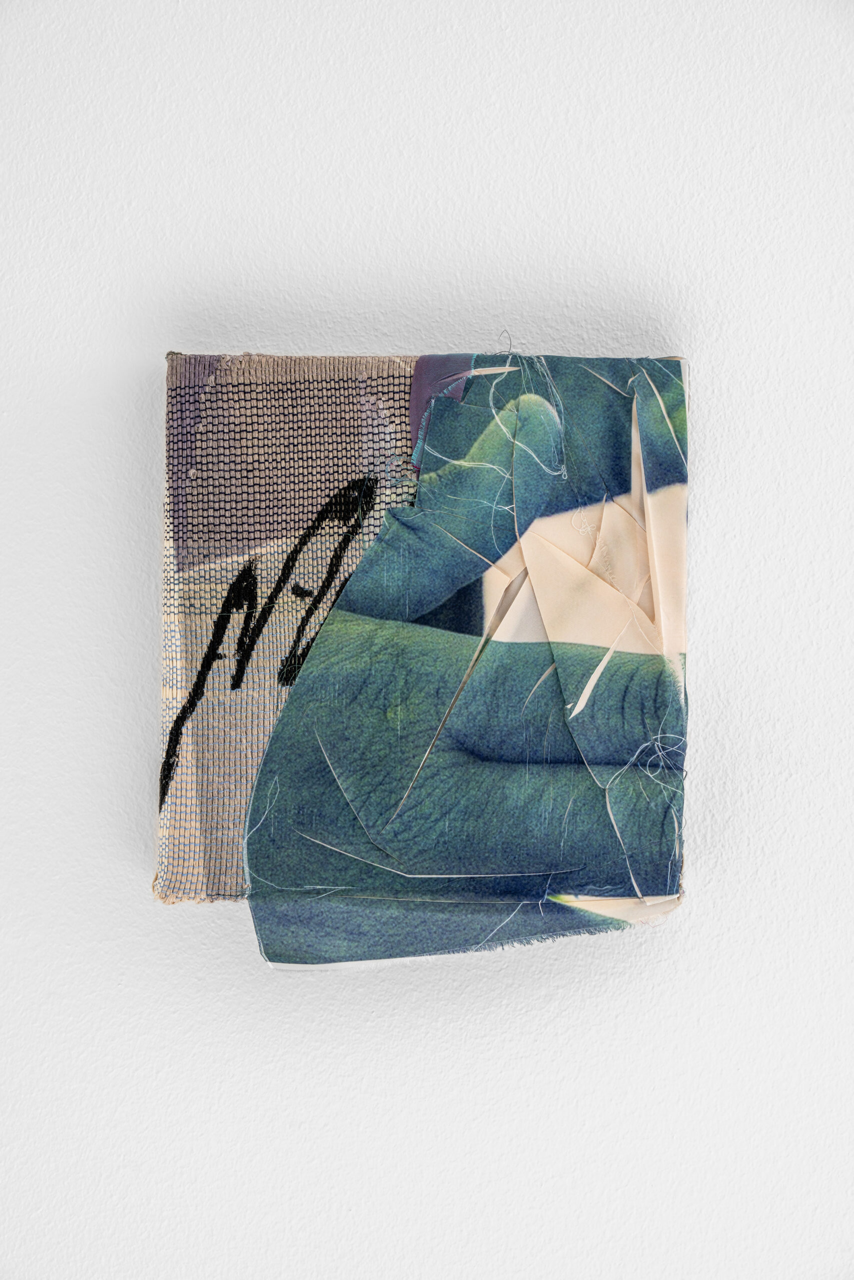 Marie Hazard,_Manon,2023_Hand_woven_in_hemp,_paper,_linen,_china_ink,_fabric_and_silk,_digital_print_on_canvas21,5x22cm