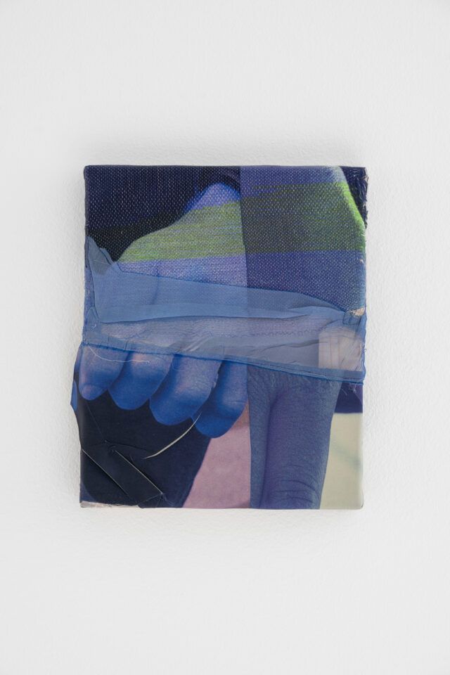 Marie Hazard_le souffle, le mouvement, 2023_Hand woven in paper, linen, polyester, fabric, silk and digital print on canvas_22x27cm