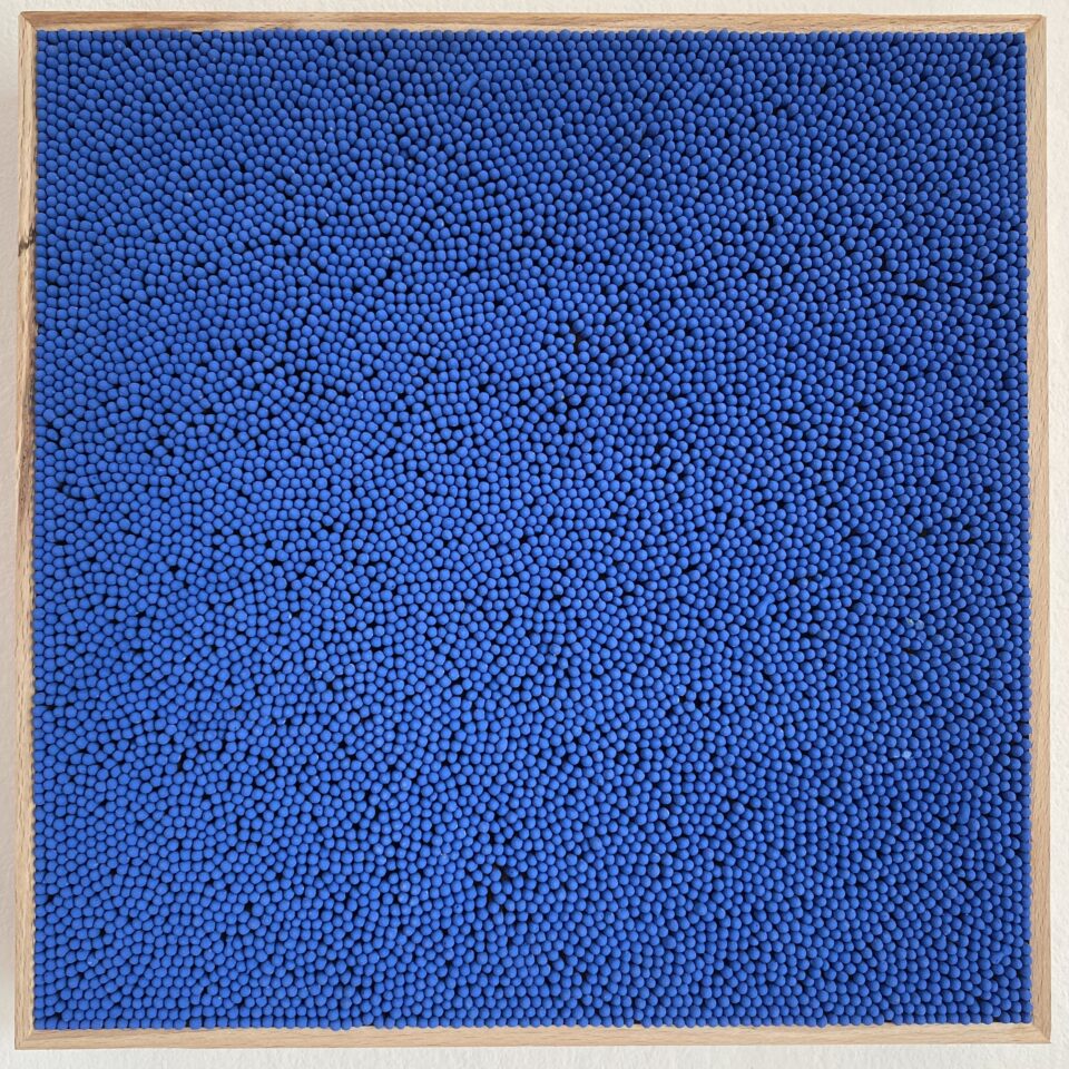 Laura Killer Das wird #7 -Das wird #7 / That will be #7, 2023  Matches, wax, woodframe  28,5 x 28,5 x 4,5 cm Series: Über Licht sprechen wollen / Want to talk about light
